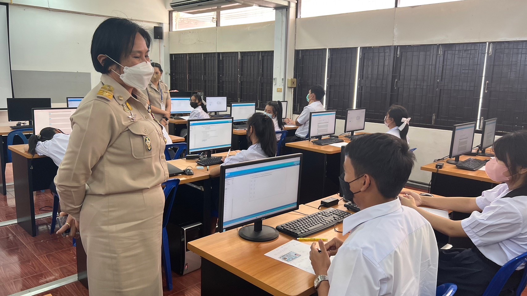 ผอ.สพม.สคสส ตรวจเยี่ยมสนามสอบ O-NET ม.6 ณ โรงเรียนสมุทรสาครวุฒิชัย